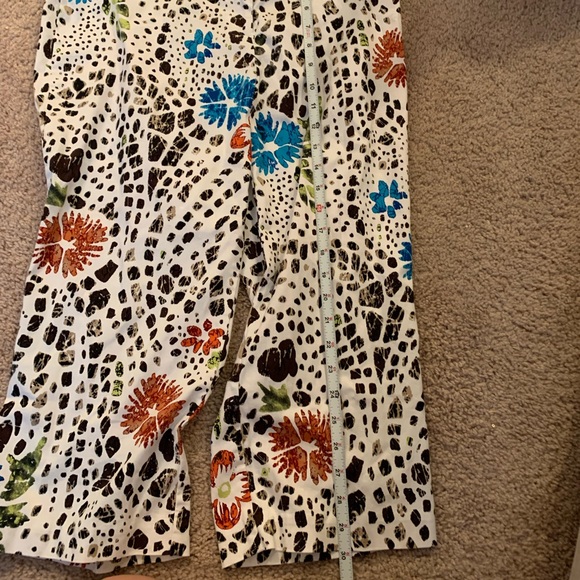 Chico’s Floral Print Capri Pants - Picture 7 of 11